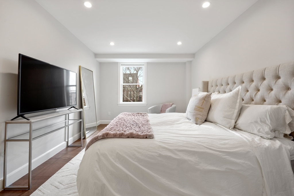 403 Marlborough St, Back Bay