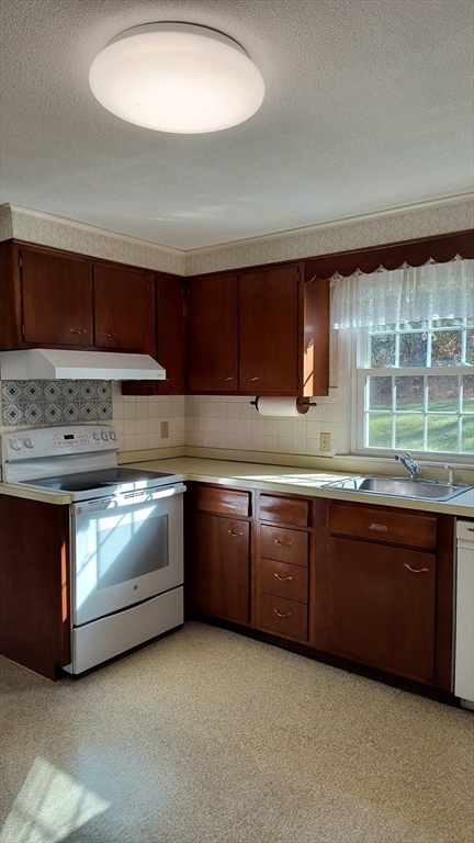 6 Streeter Rd, Paxton