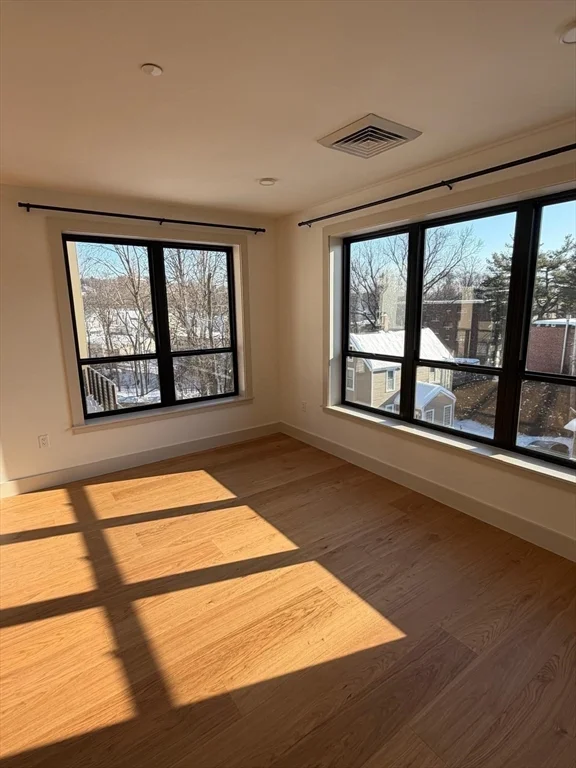 1025 Massachusetts Ave, Arlington Heights