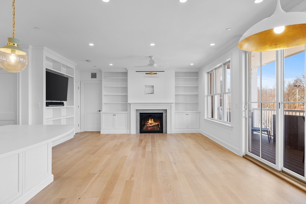 37 Farragut Rd, South Boston