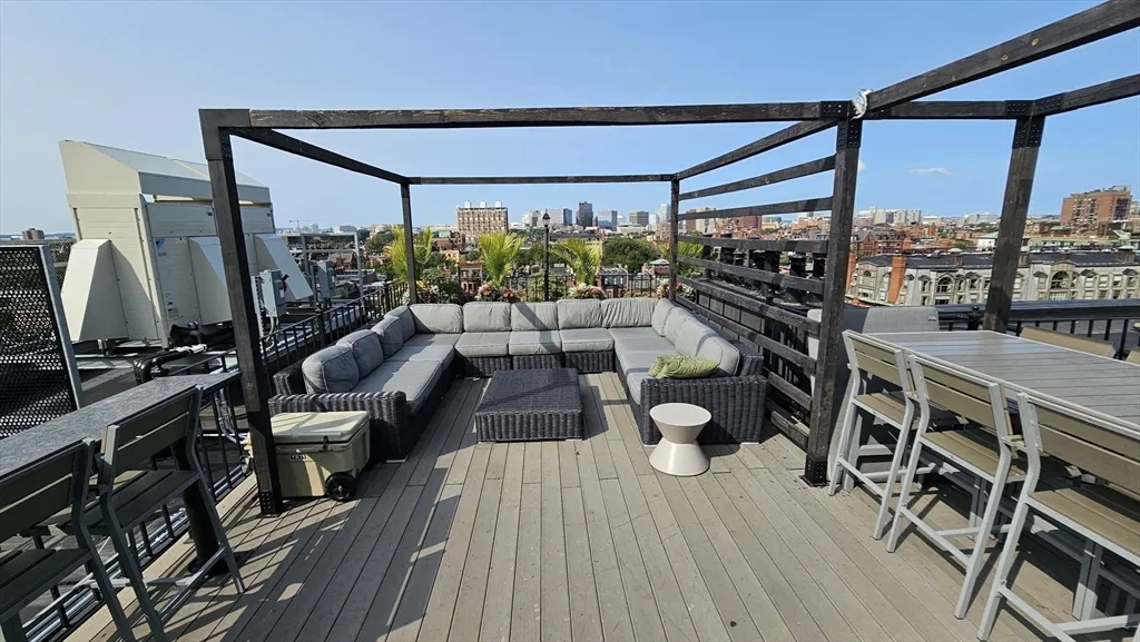 755 Boylston St, Back Bay