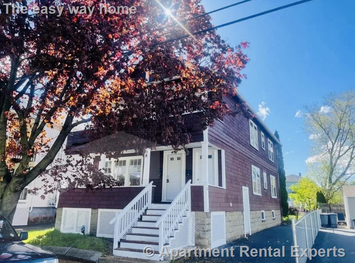 137 Mills St, Malden Center