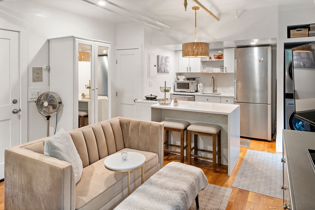 364 Marlborough St, Back Bay