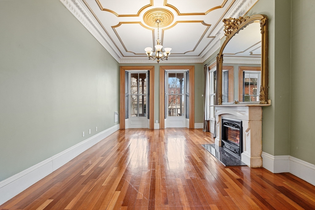 31 Millmont St, Roxbury