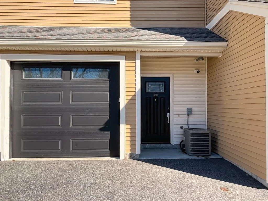 2 N Main St, Mansfield