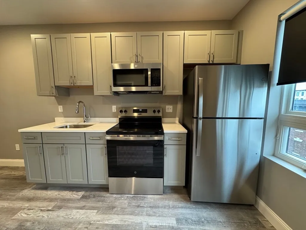 650 Beach St, Revere