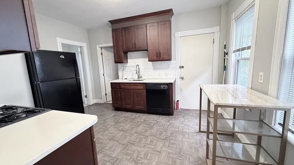 76 Antwerp St, Brighton