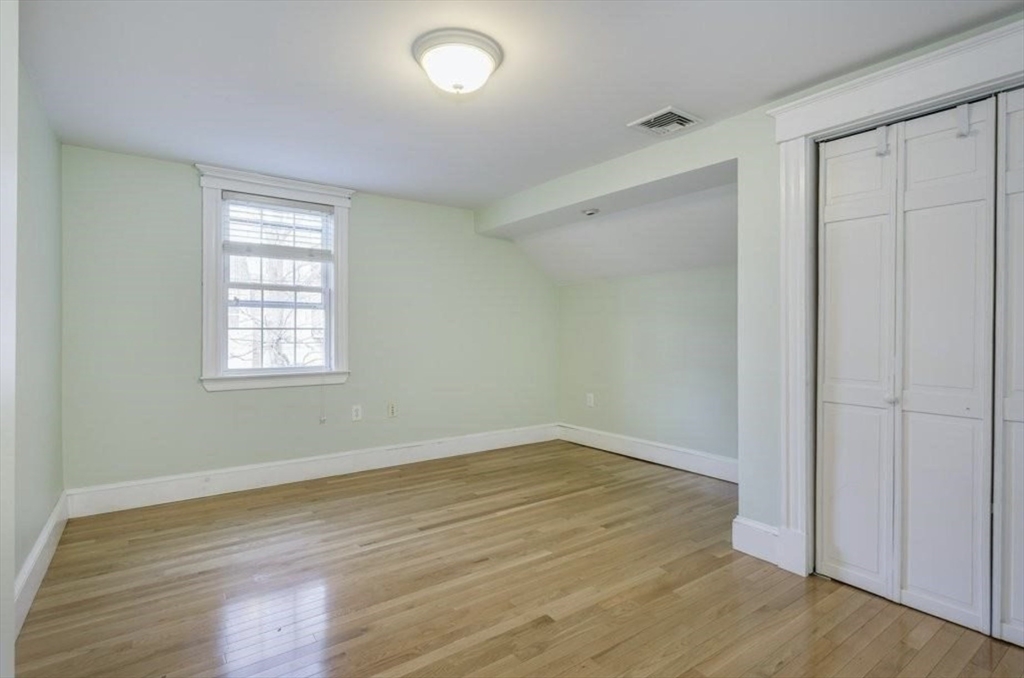 454 W 4th St, South Boston