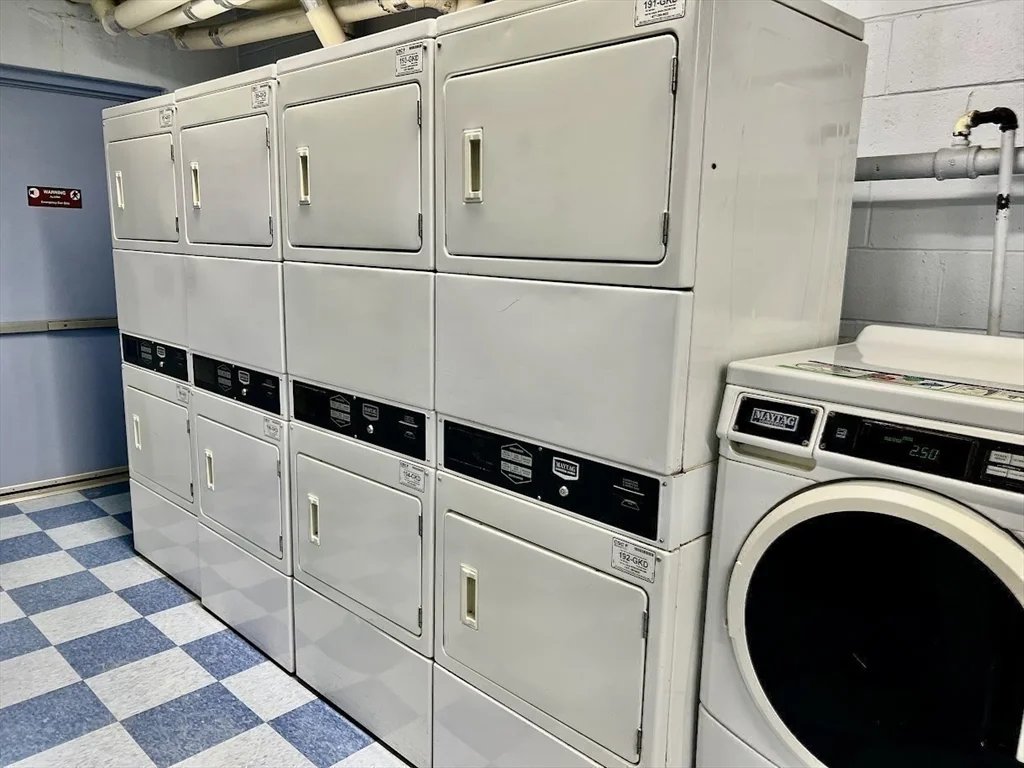 300 Lynn Shore Dr, Lynn