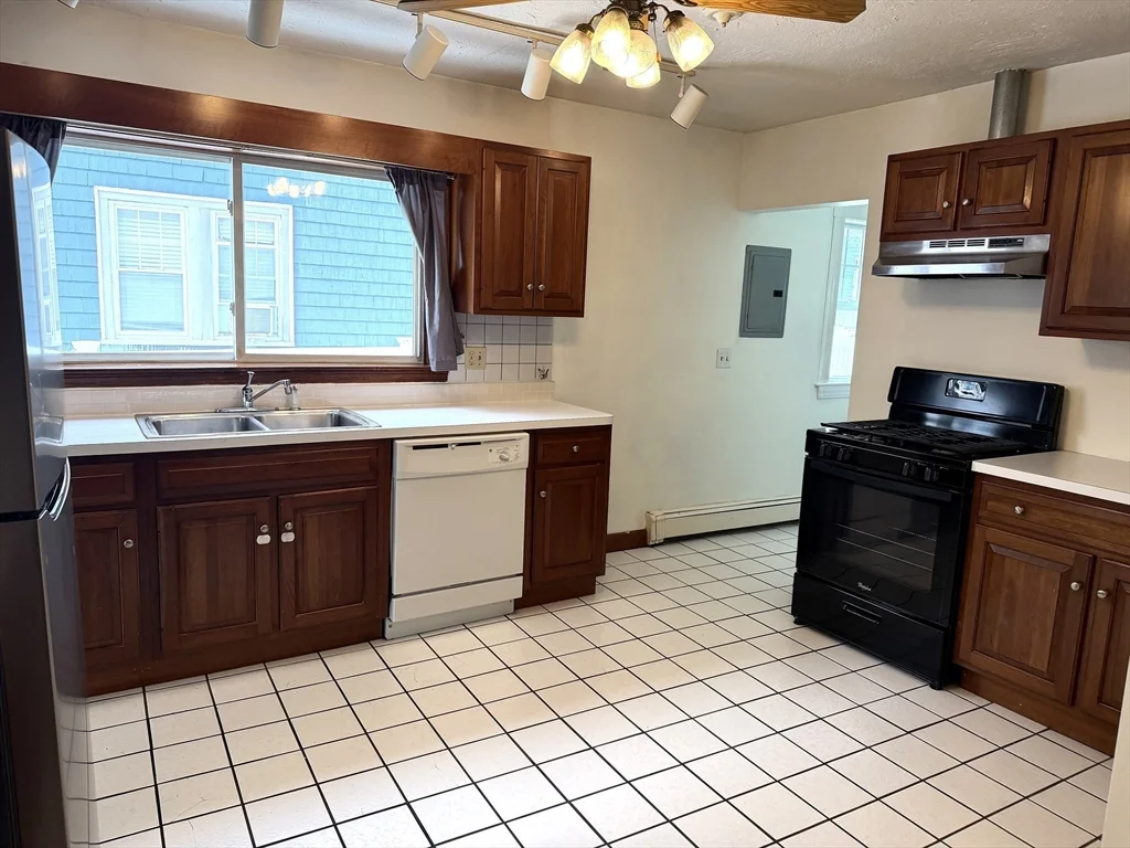 234 Brook Rd, Milton