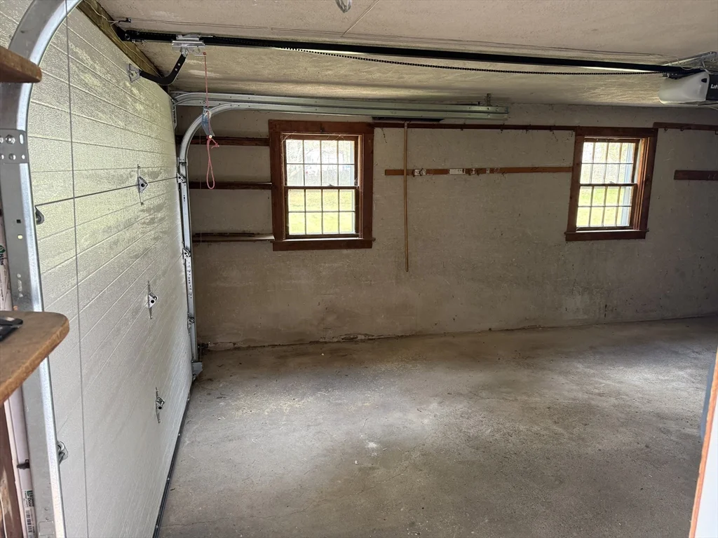 3 Crescent St, West Bridgewater