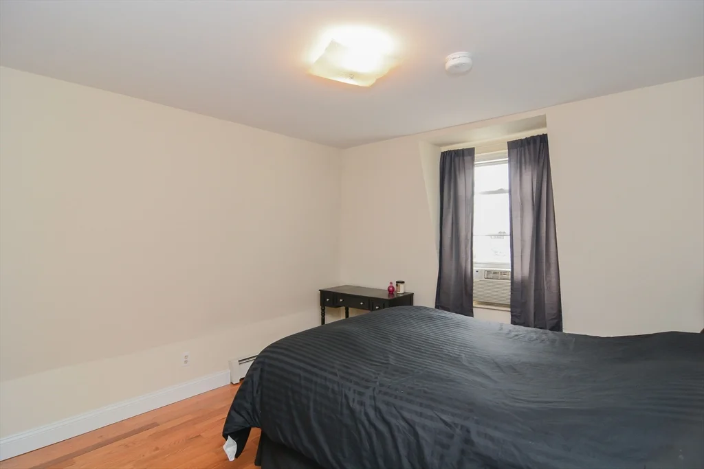 546 East 8th St, South Boston