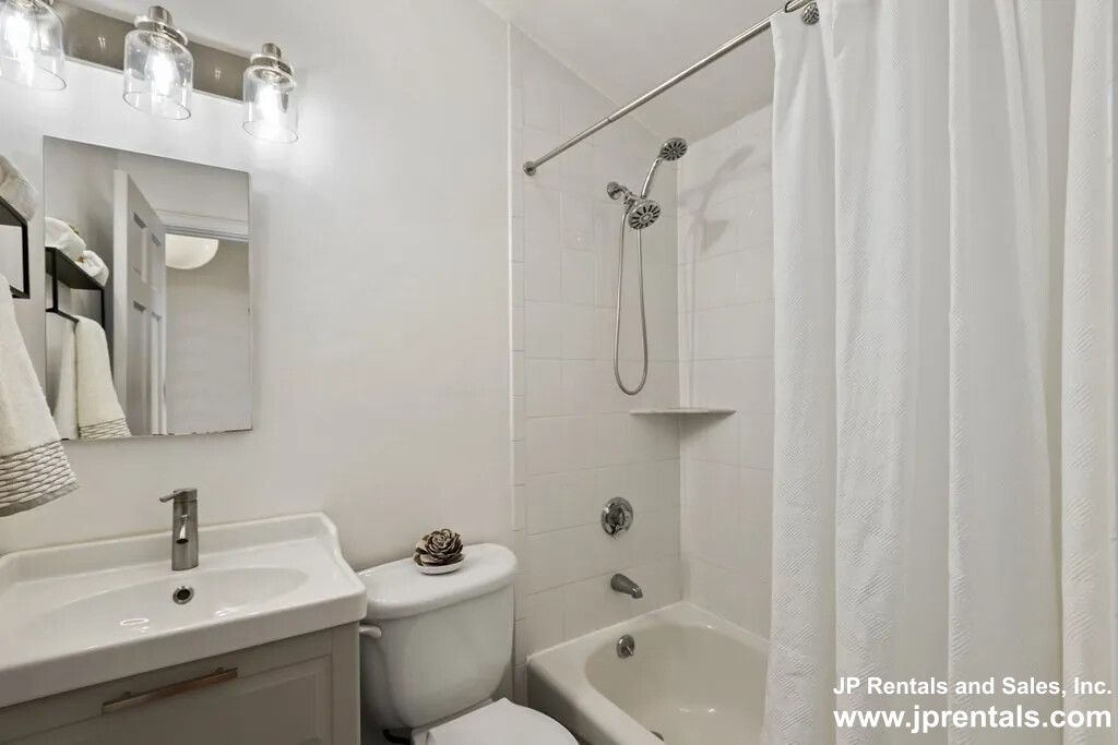 19 Norfolk St, Roxbury