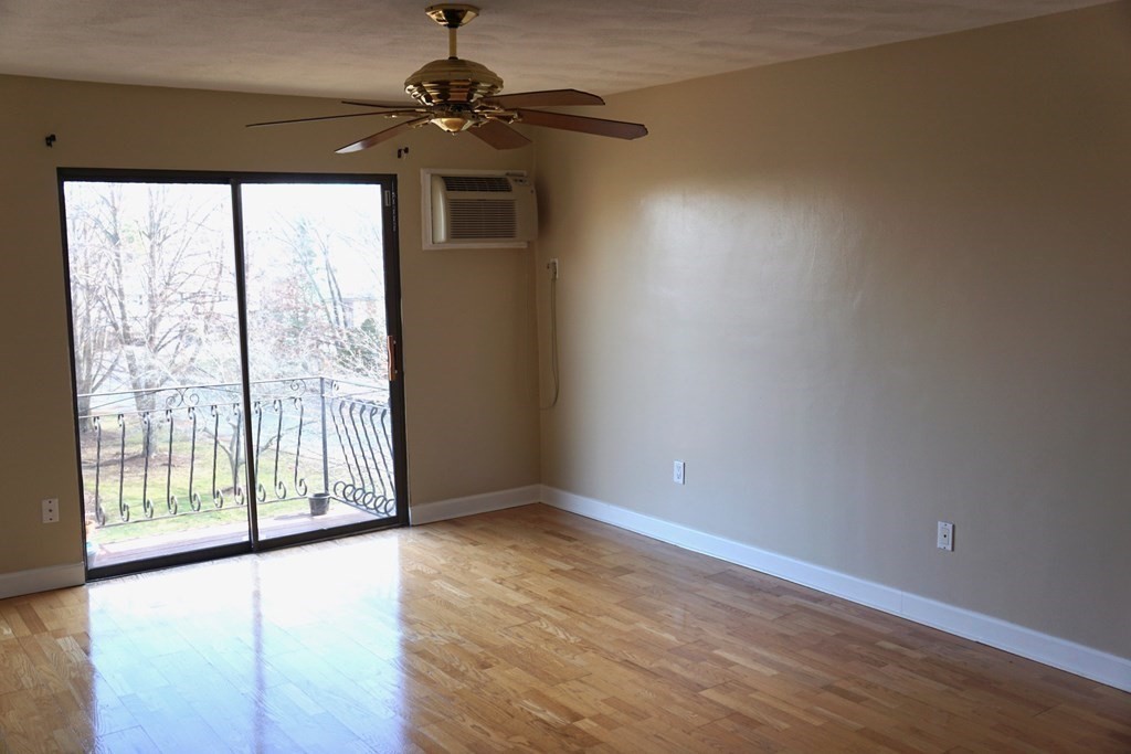 59 Highland Glen Dr, Randolph