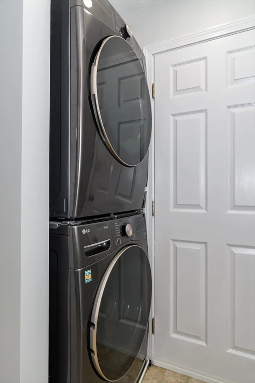 10 Homeward Ln, Natick