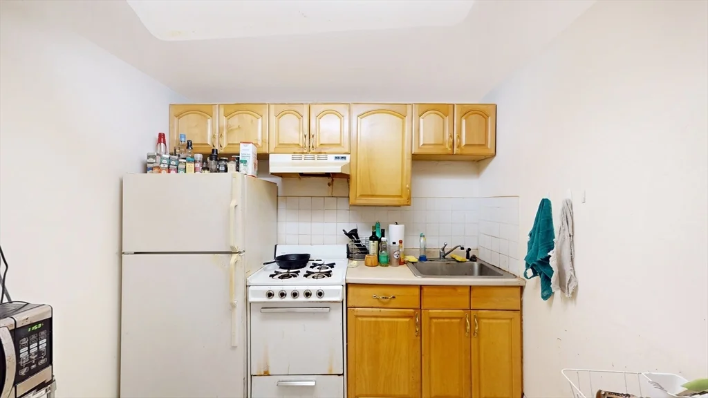 1069 Beacon St, Coolidge Corner