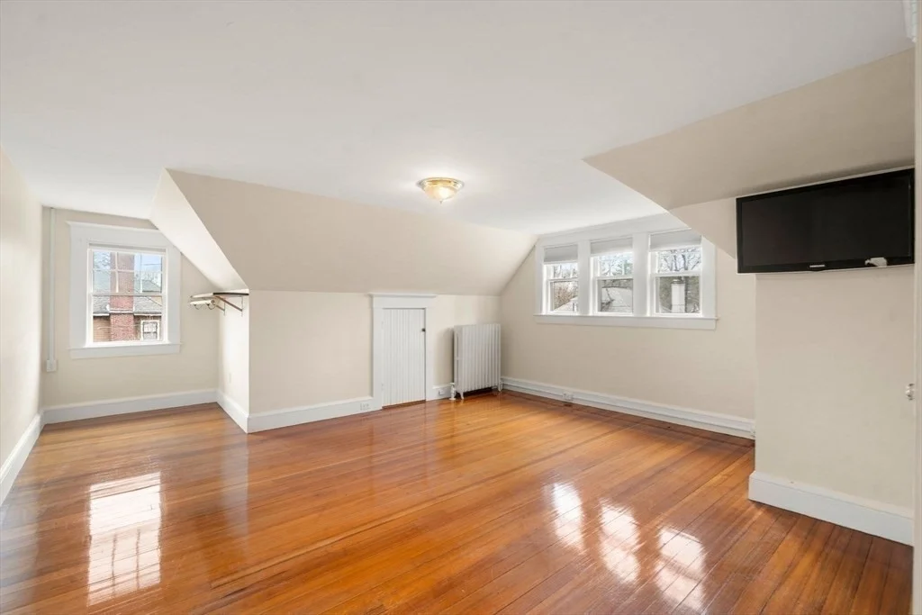 12 Leighton Rd, Wellesley