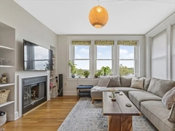 2025 Commonwealth Ave, Brighton