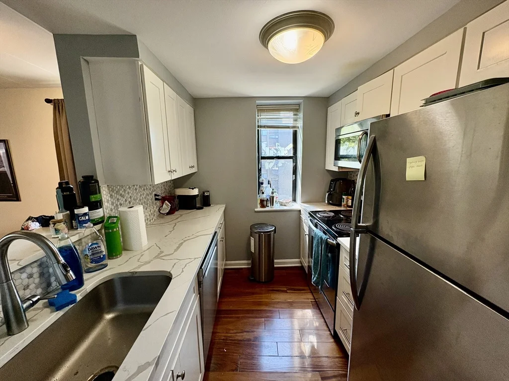 1933 Commonwealth Ave, Brighton