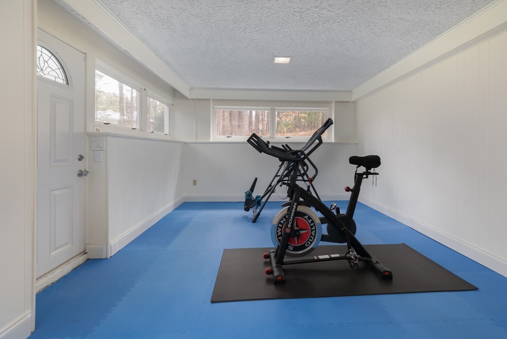 22 Bradford Rd, Weston