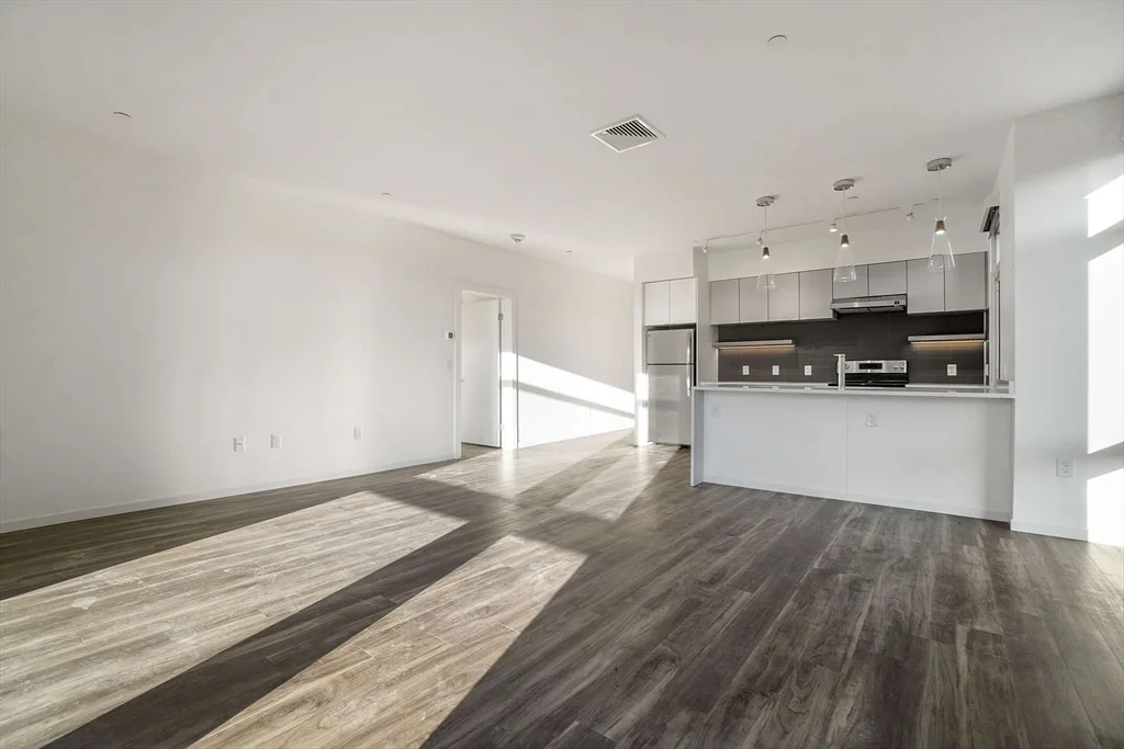 839 Beacon St, Fenway