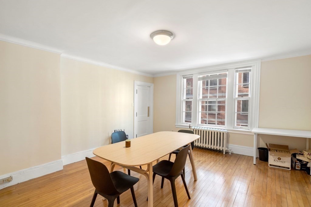 1572 Massachusetts Ave, Harvard Square