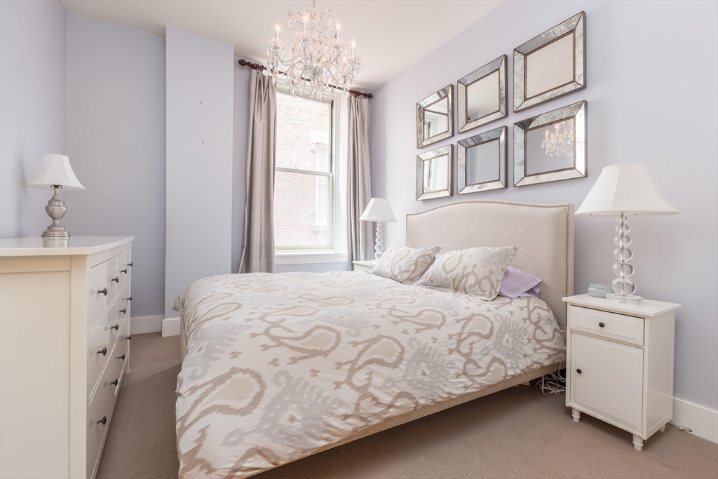 70 Lincoln, Leather District