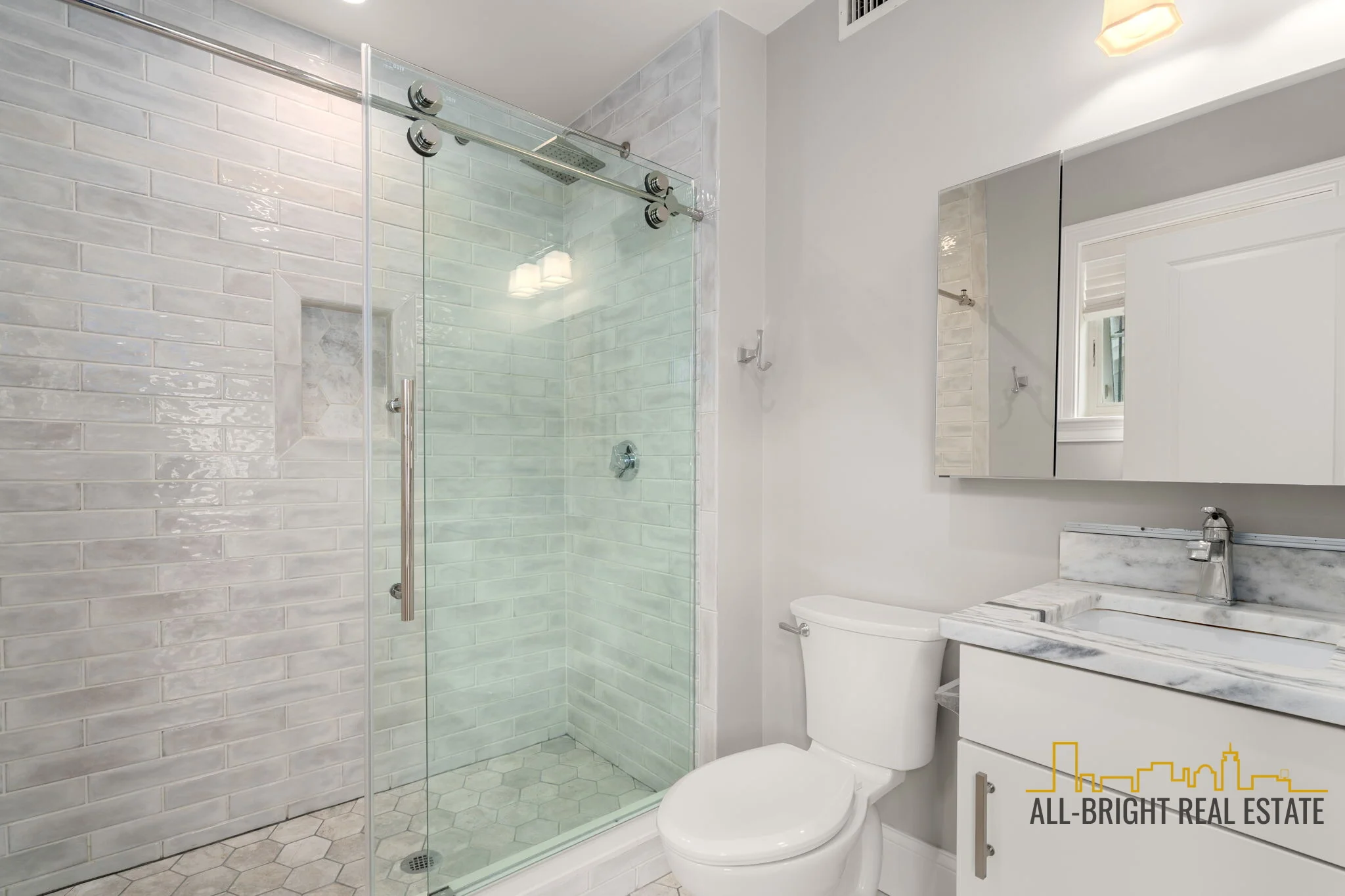 176 Winthrop Shore Dr, Winthrop