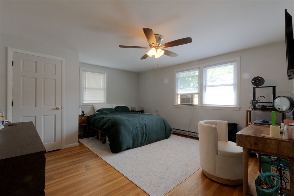 89 Brayton Rd, Oak Square