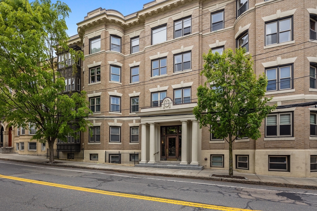 195 Saint Paul St, Brookline