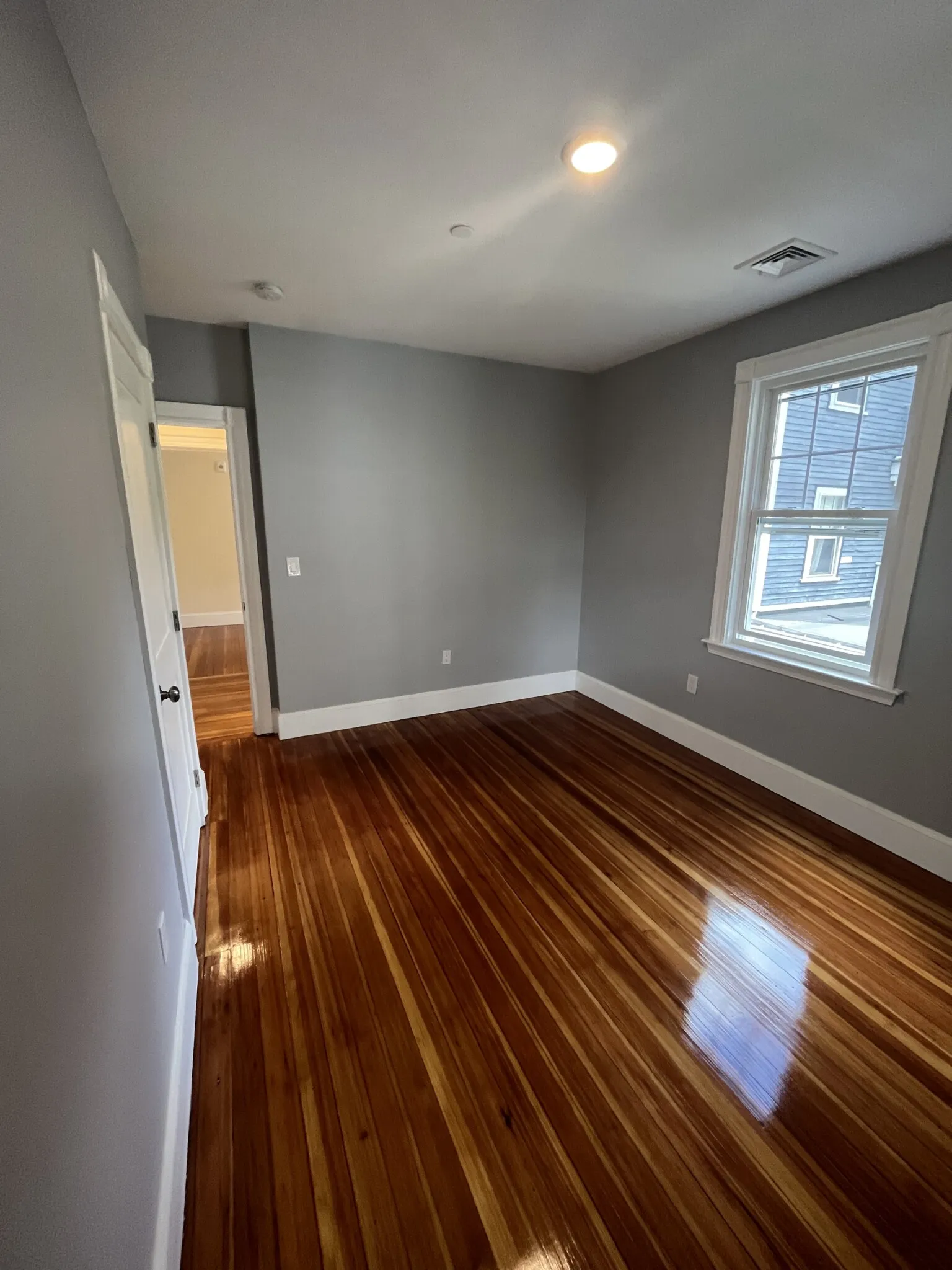 32 Putnam Ave, Riverside