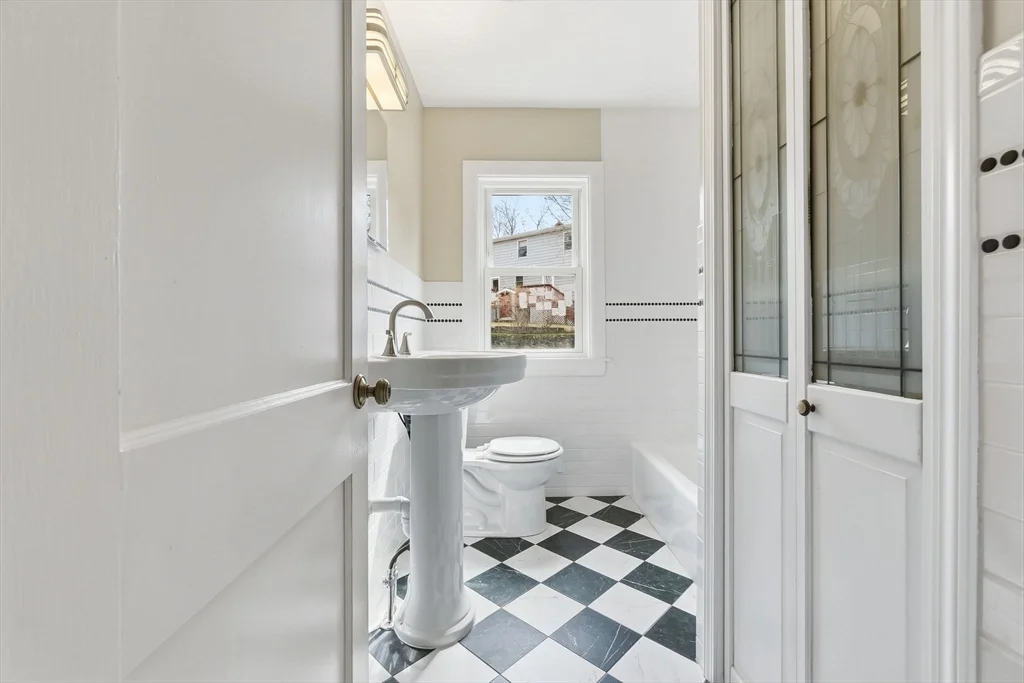 324 Lowel St, Peabody