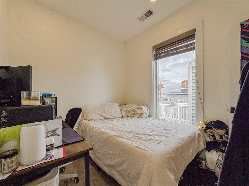 231 Maverick St, East Boston