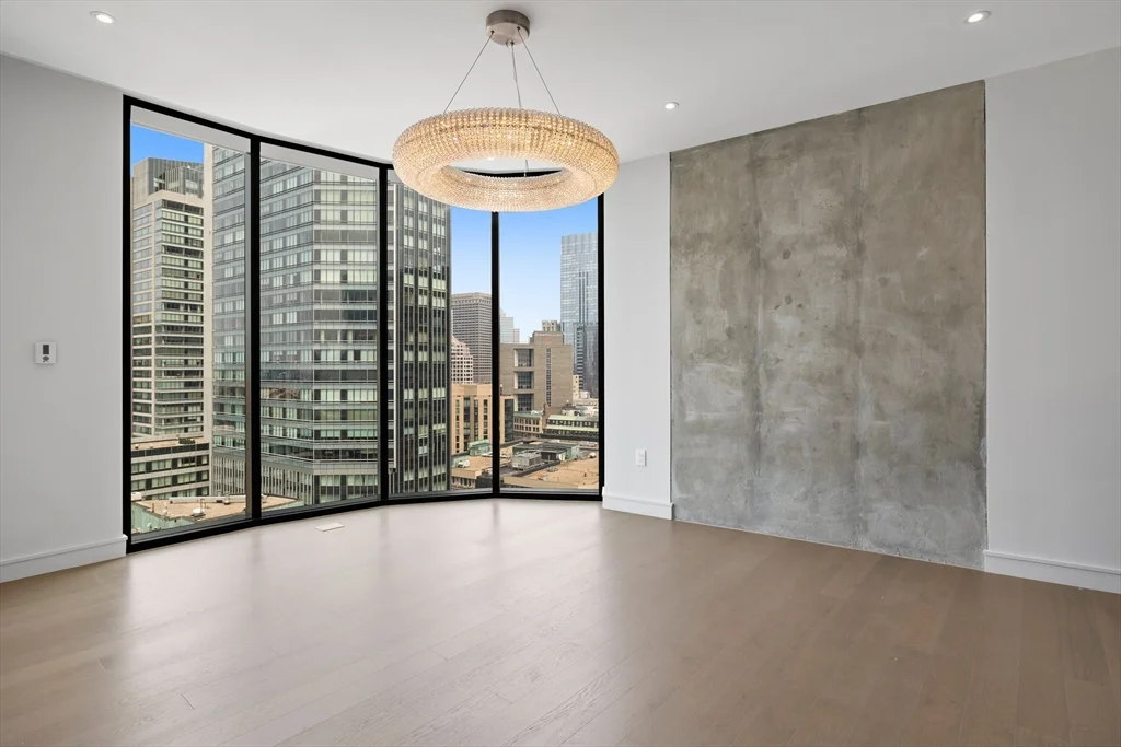 55 Lagrange, Downtown