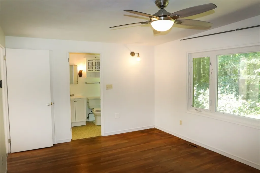 583 Gay St, Westwood