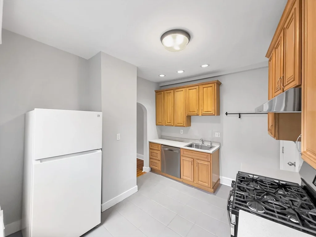 595 Centre St, Jamaica Plain