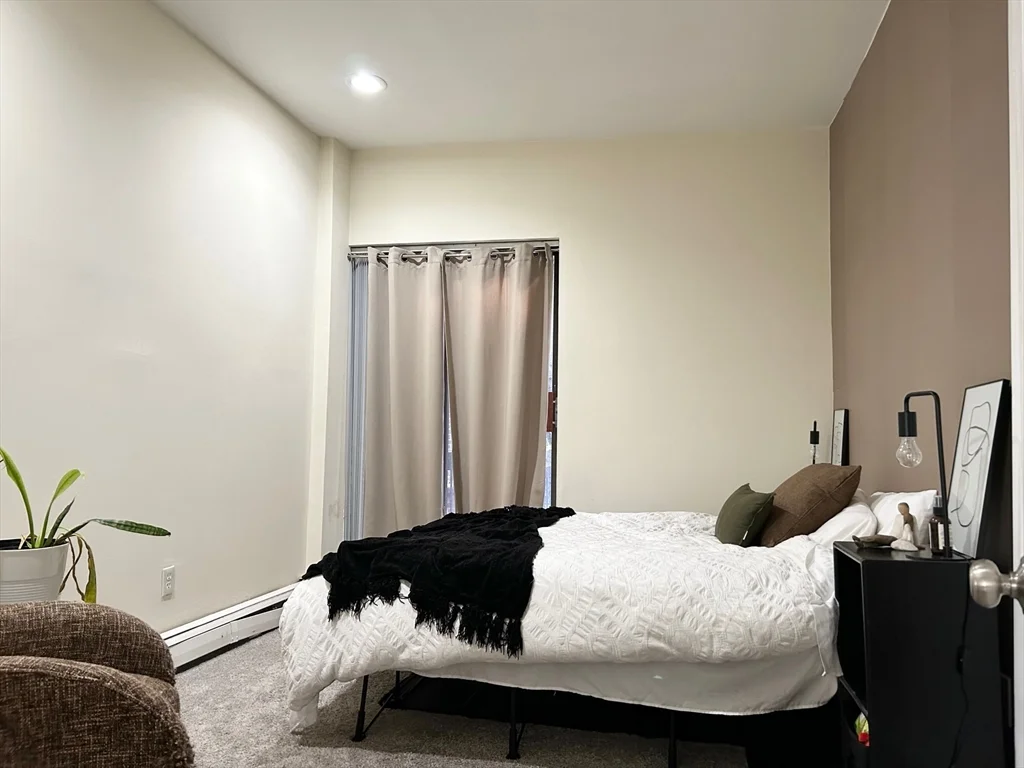 390 Riverway, Coolidge Corner