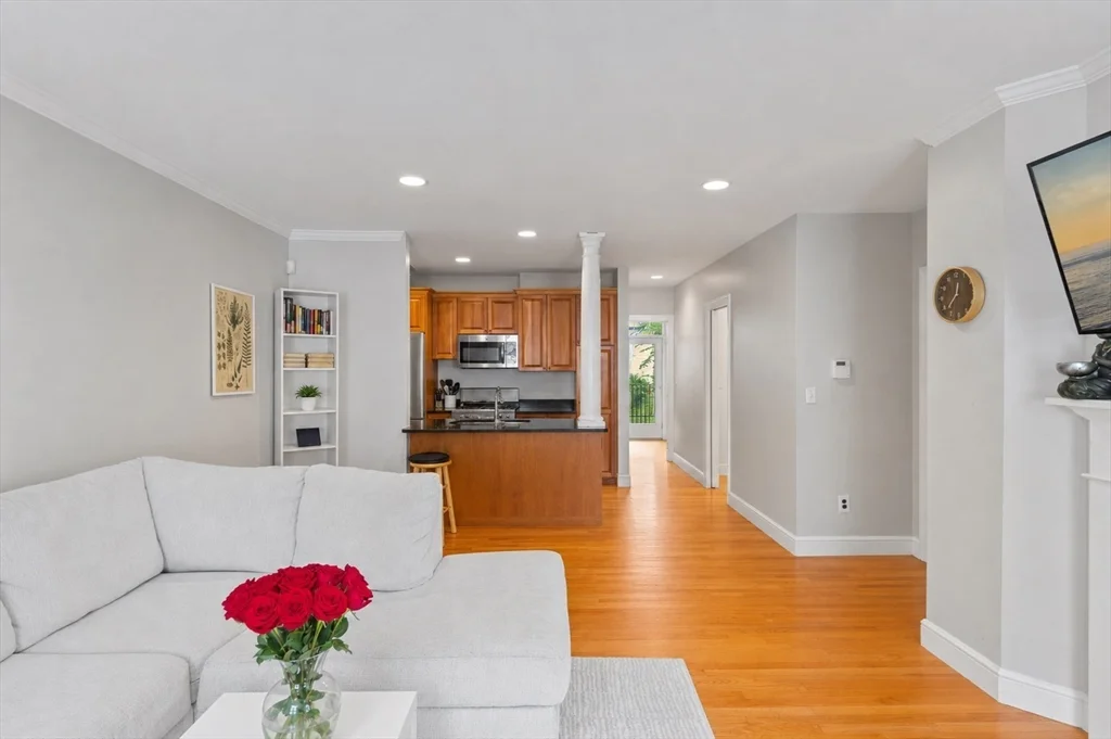57 Bartlett St, Charlestown