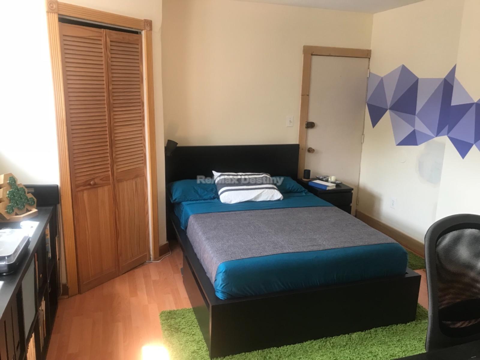 13 Andrew St, Cambridgeport