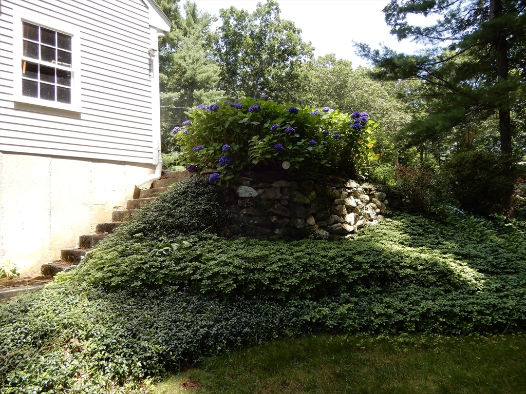 9 Fleetwood Dr, Norfolk