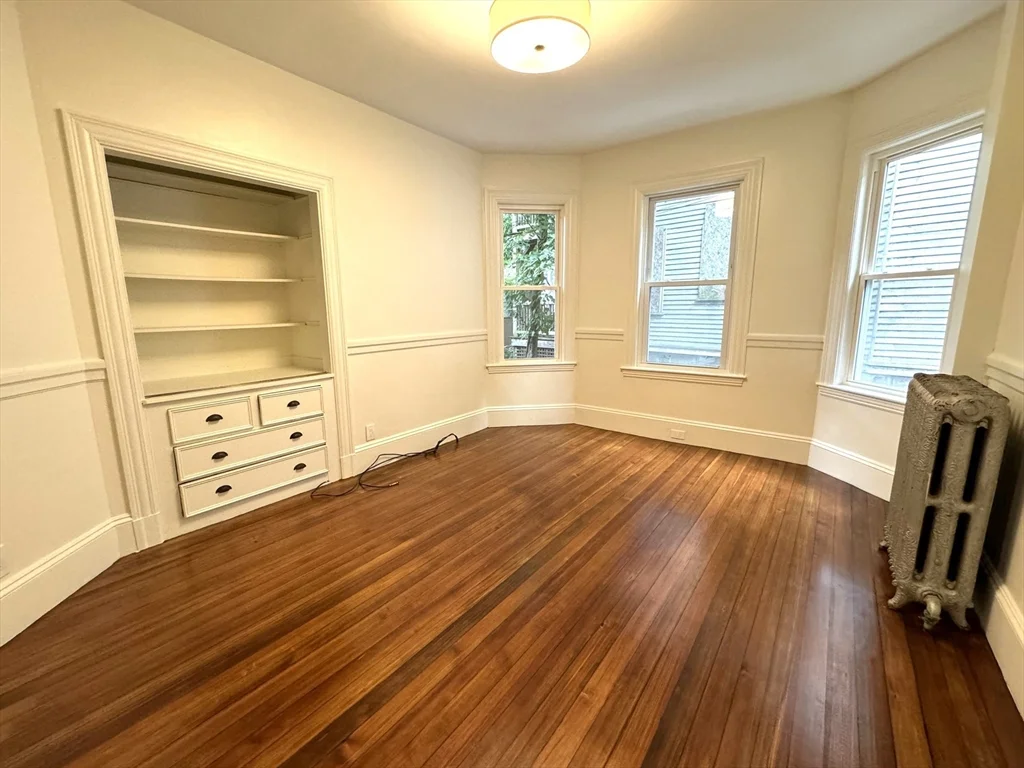 11 East Milton Rd, High Street Hill