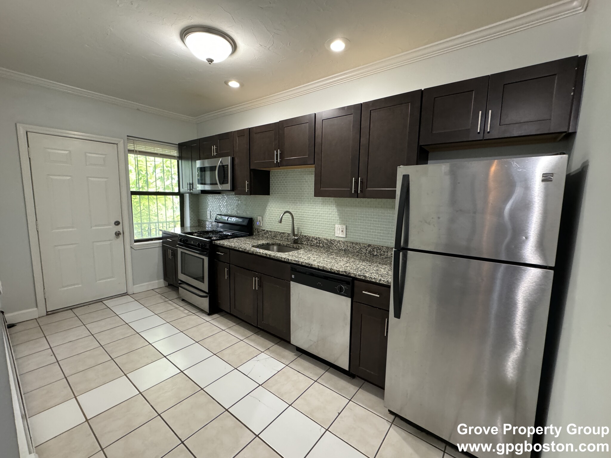 435 Walnut Ave, Roxbury