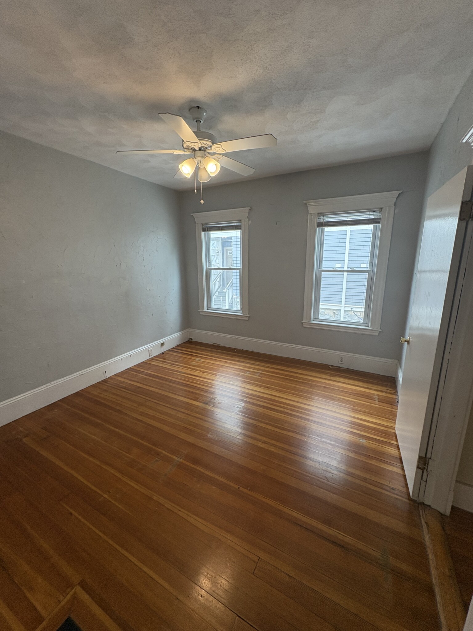 50 Bromfield Rd, Tufts