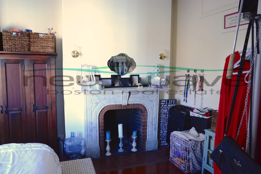 16 Hereford St, Back Bay