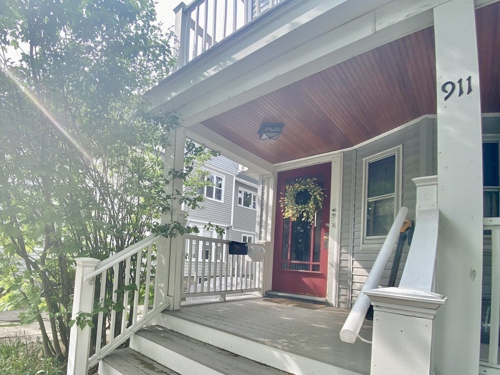 911 Broadway, Davis Square