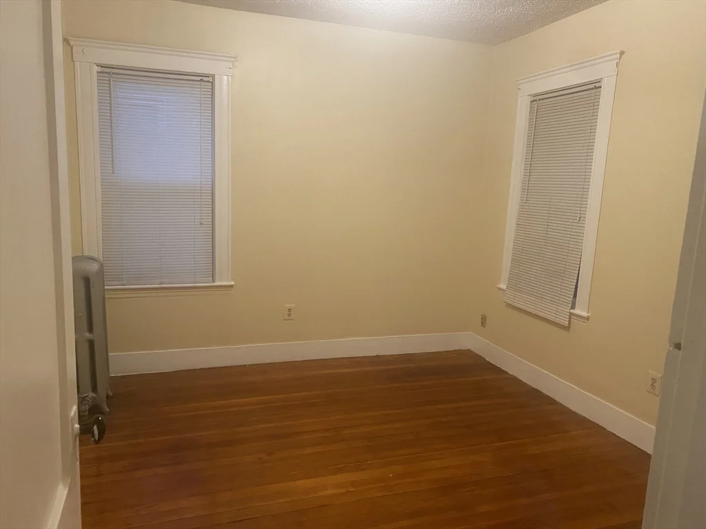 242 Hyde Park Ave, Jamaica Plain