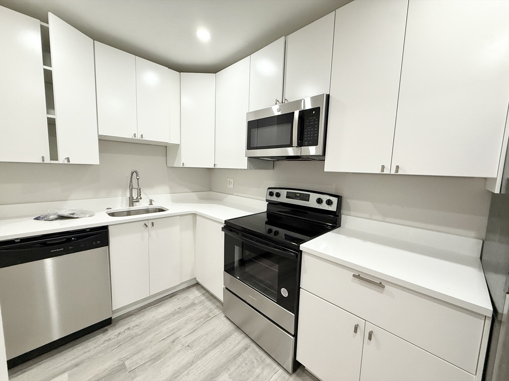 15 Ruggles St, Roxbury