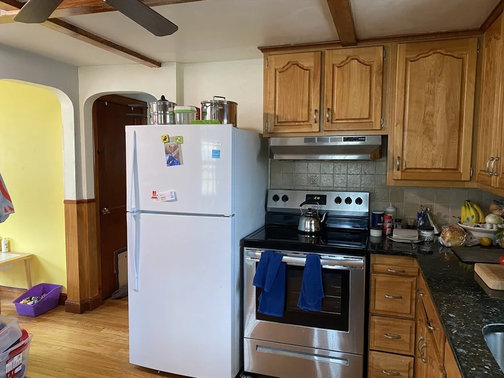 11 Woodbury St, Arlington