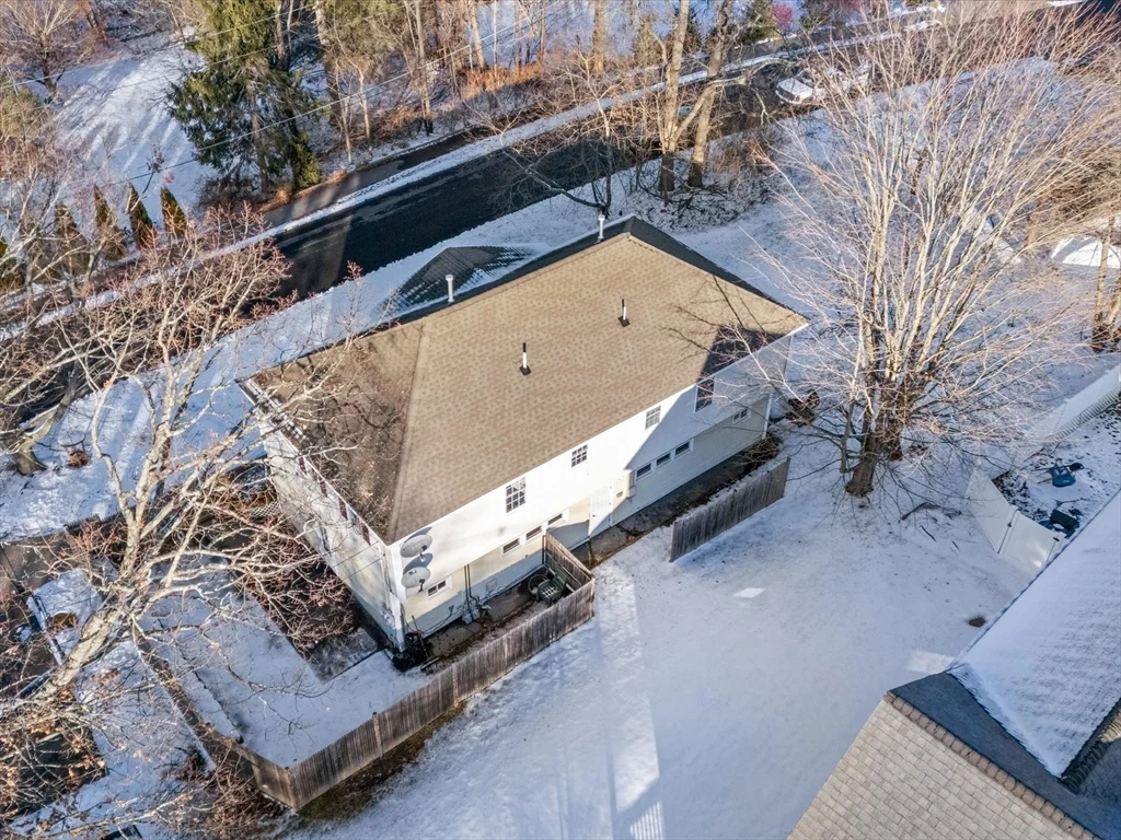 28 Crestview Dr, Westborough