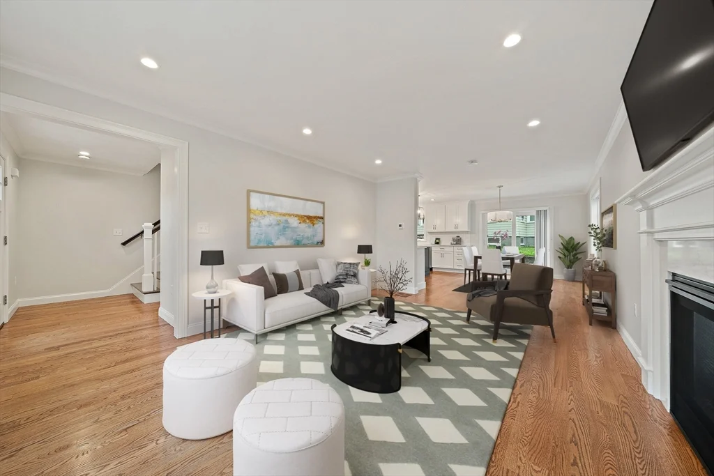 15 Lakeview Ave, Waltham